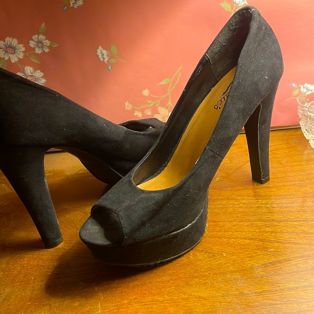 Candie’s by Brittney Spears, sexy&professional black high heels. size10(fits9.5)